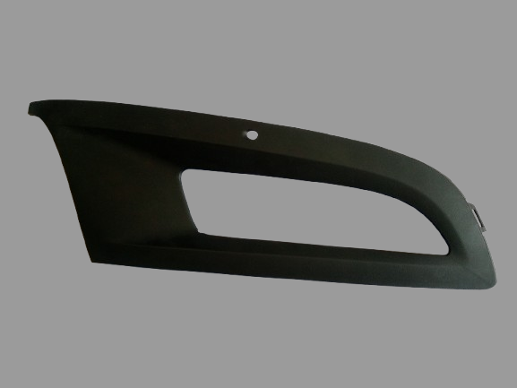 POLO BUMPER GRILL TAKES SPOT LIGHT RIGHT