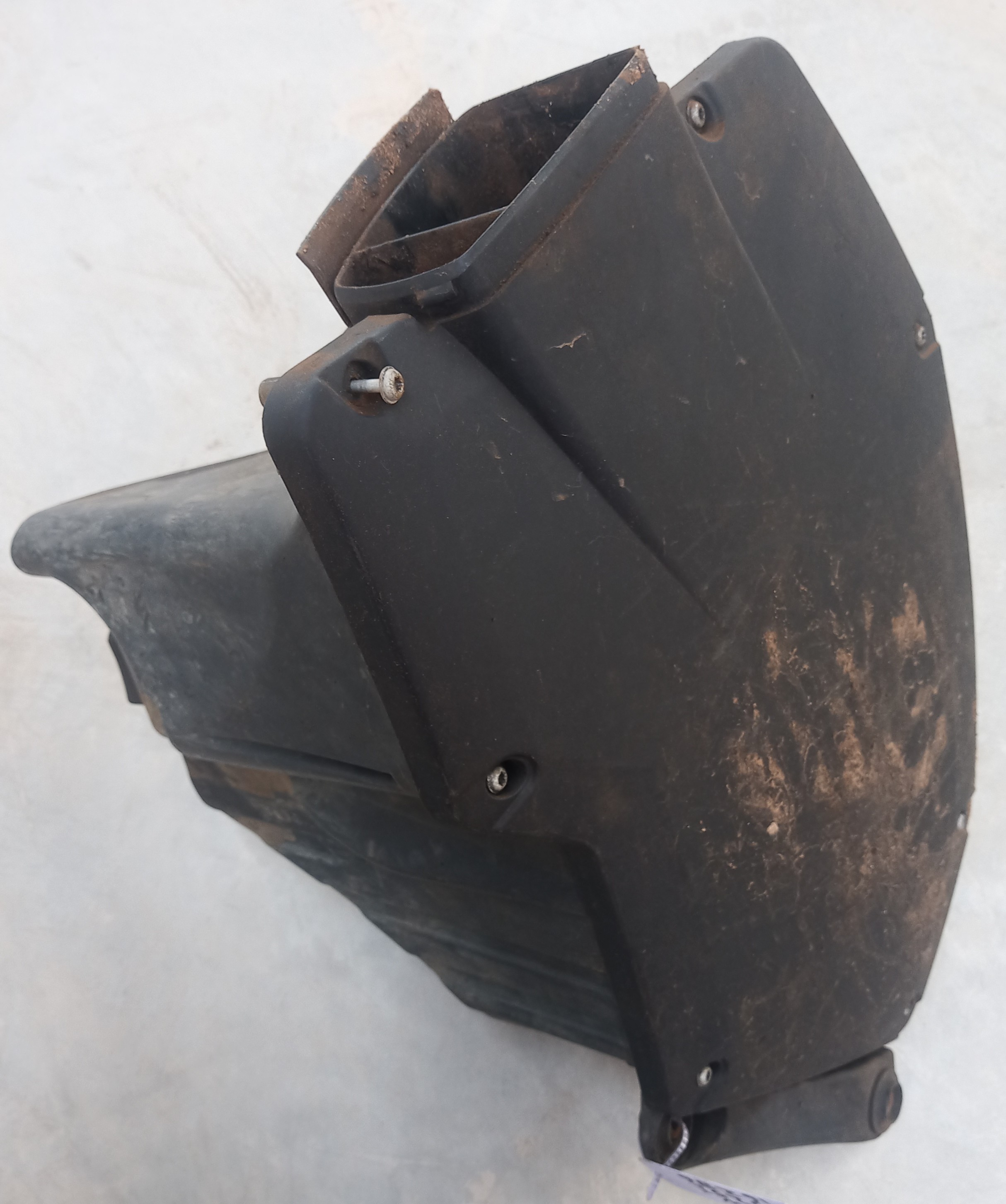 E90 325I AIR CLEANER INTAKE
