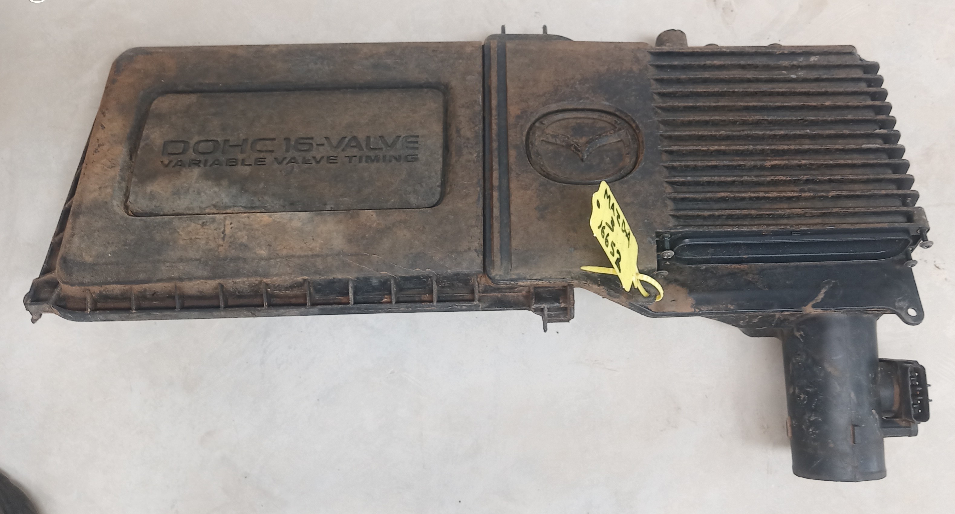 3 1.6I AIR CLEANER BOX