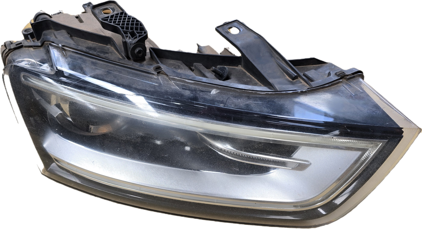 Q3 RIGHT HEADLIGHT LED