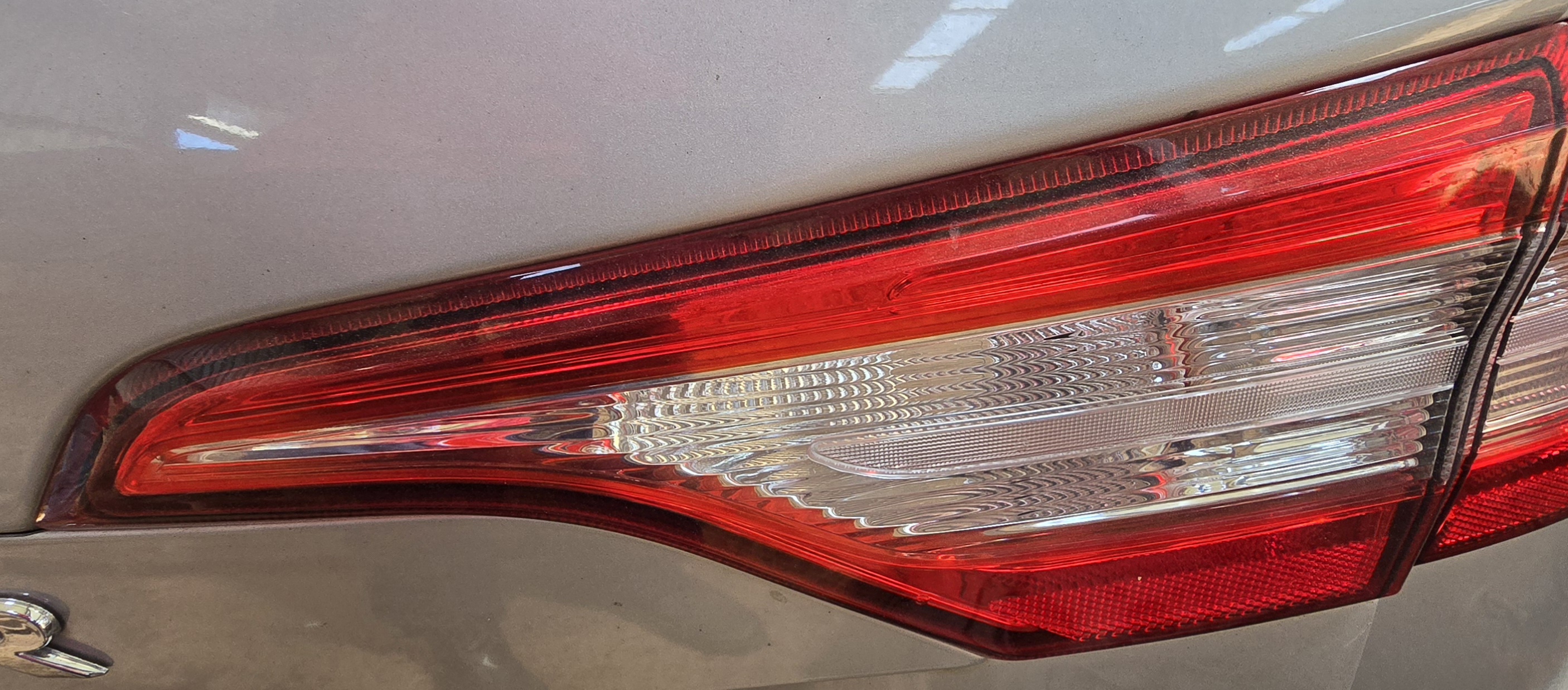 TRIBER RIGHT REAR INNER TAIL LAMP