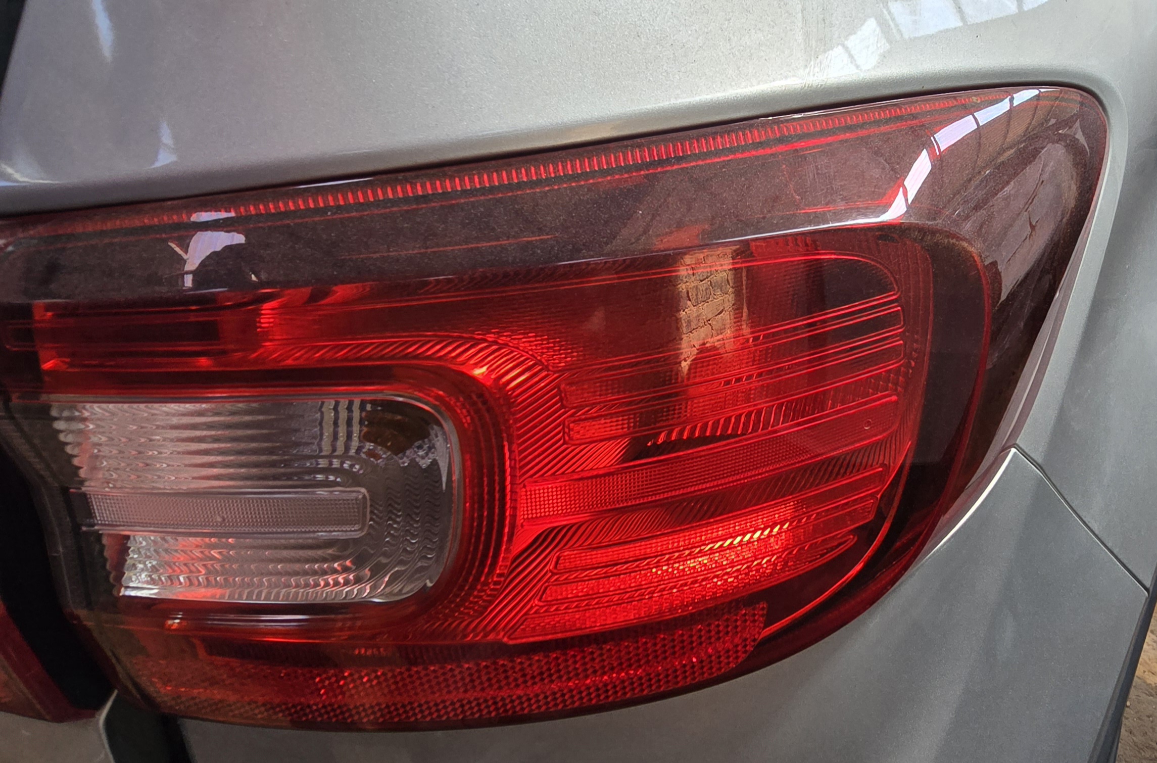 TRIBER RIGHT REAR OUTER LAMP