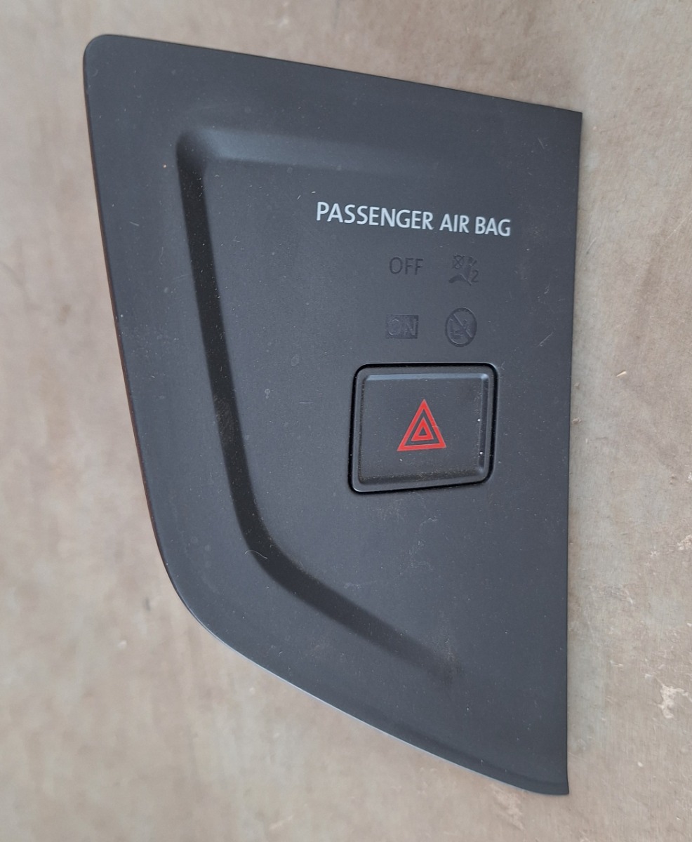 POLO MK 8/9 HAZARD SWITCH