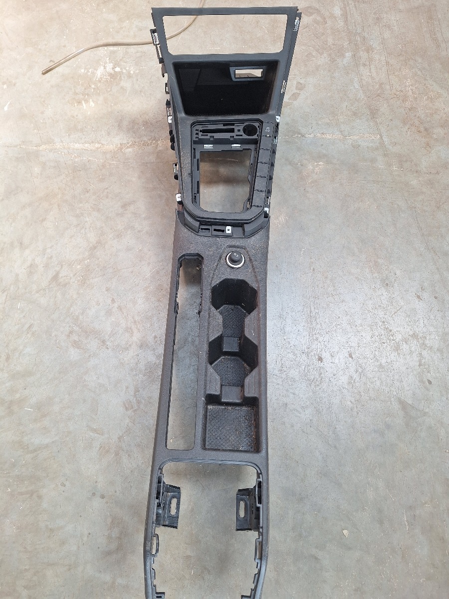 POLO MK 8/9 CENTRE CONSOLE