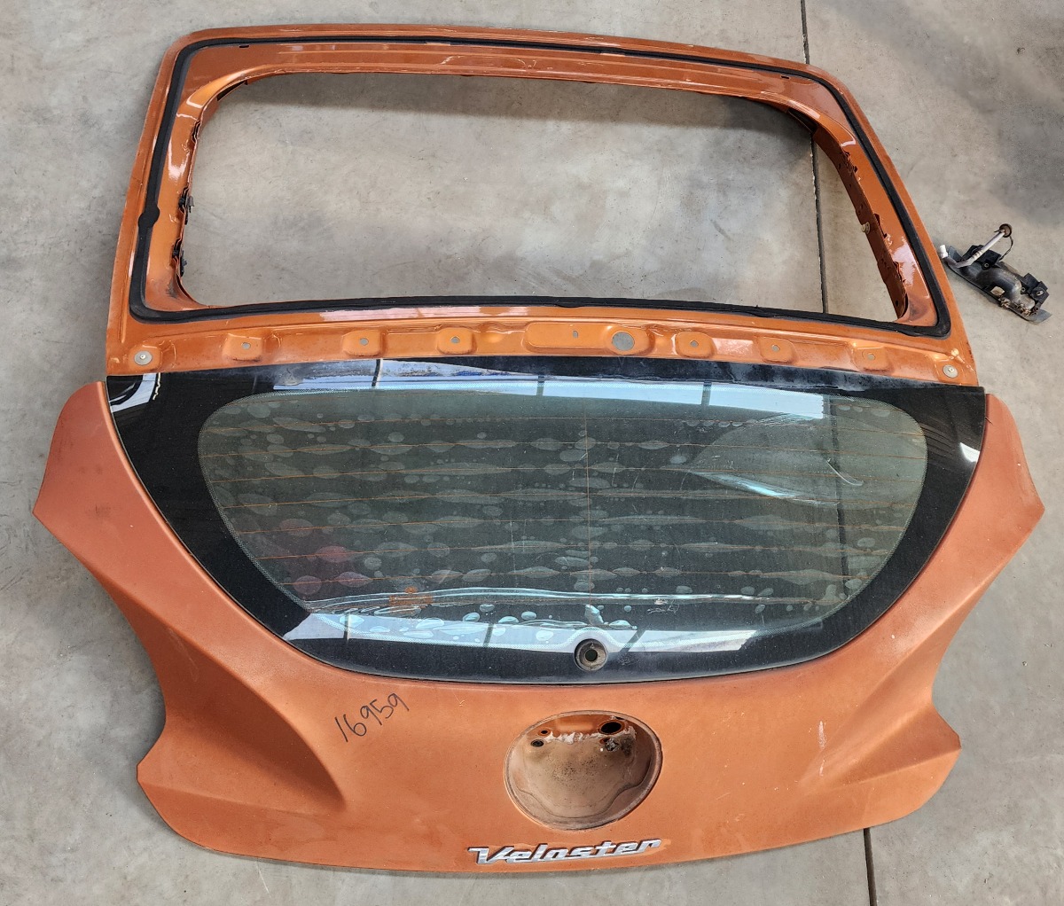 VELOSTER TAILGATE (SHELL)