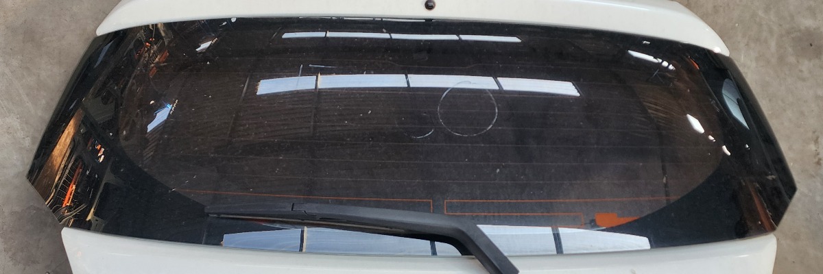 VITZ TAILGATE GLASS