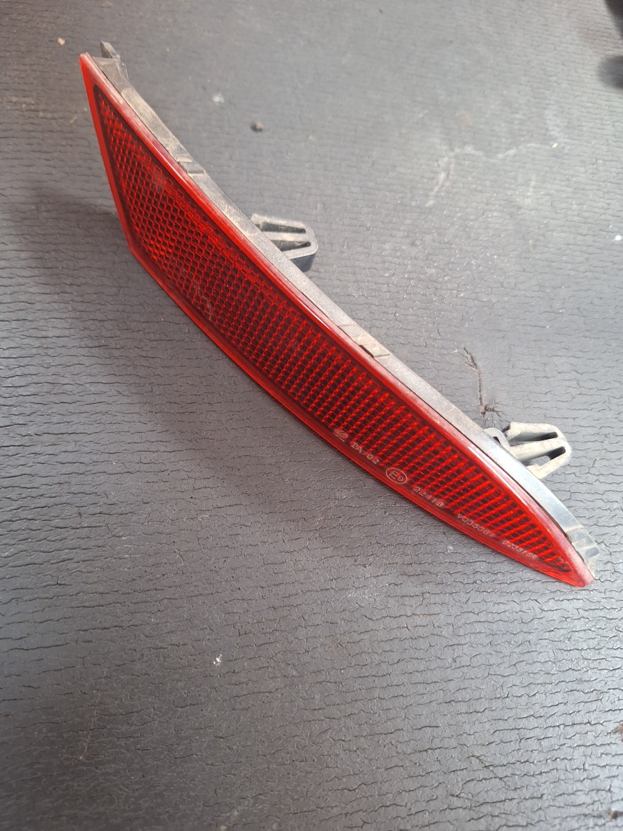 POLO MK 9 RIGHT OUTER REFLECTOR