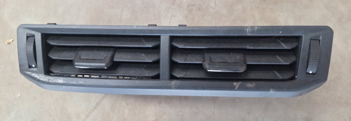 POLO MK 8/9 CENTRE DASH AIRVENT