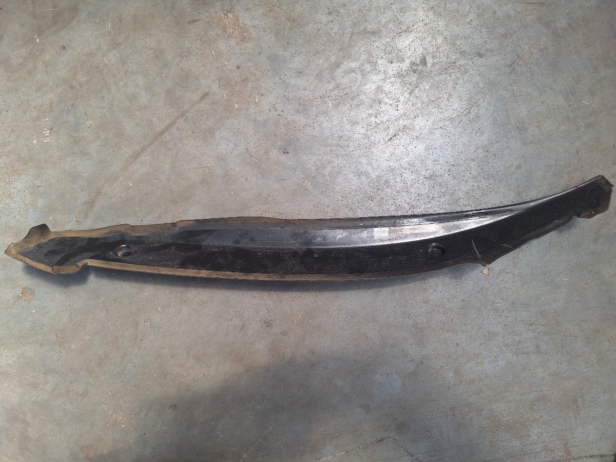 POLO MK 8/9 Front Fender Closure Panel