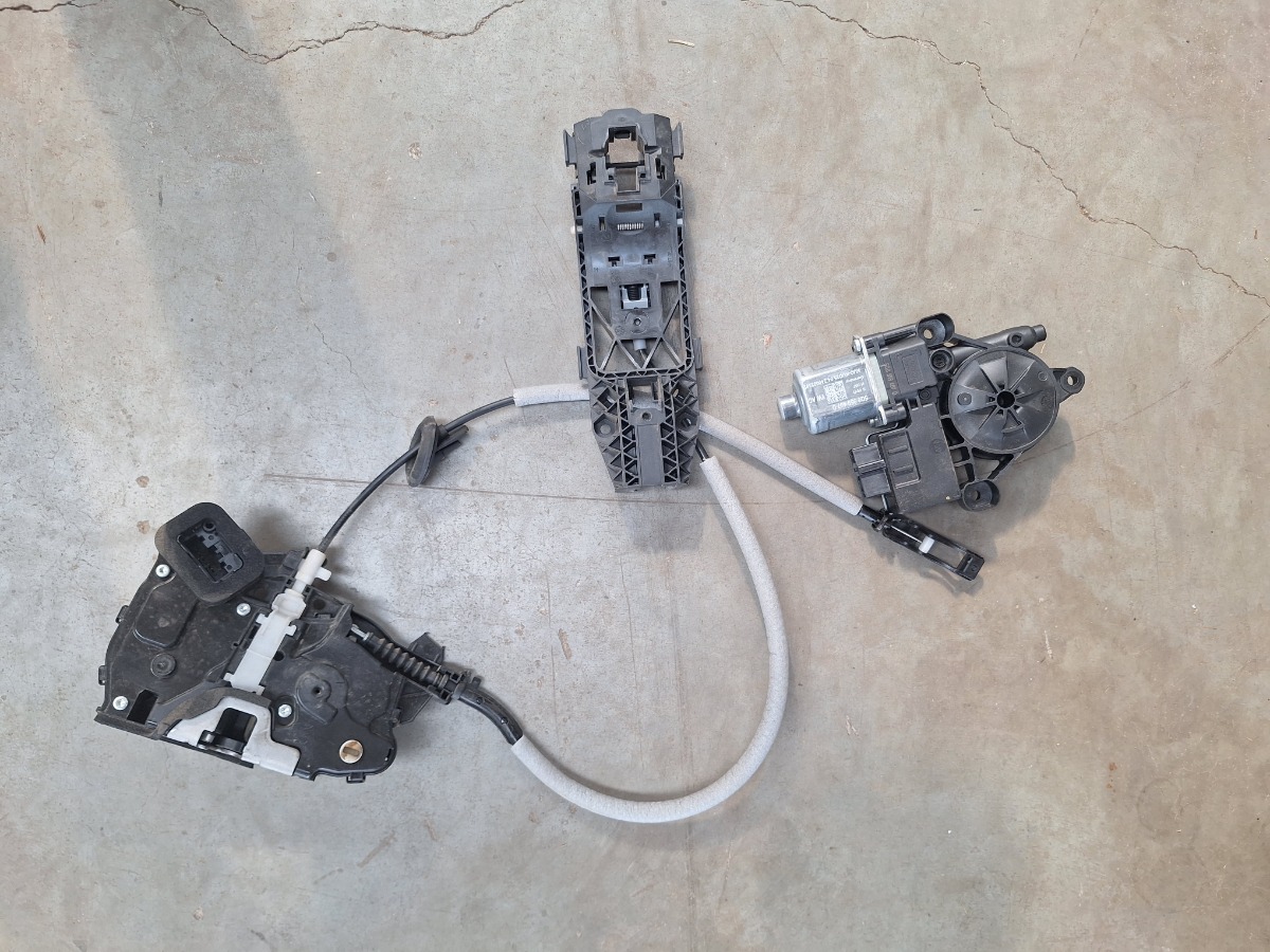 POLO MK 8/9 LEFT REAR DOOR LOCK