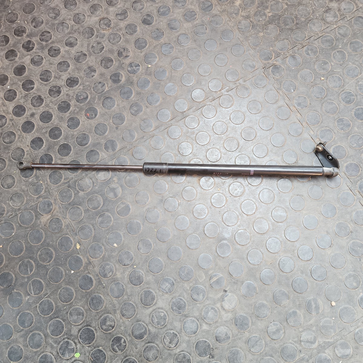 X-TRAIL TAILGATE SHOCK