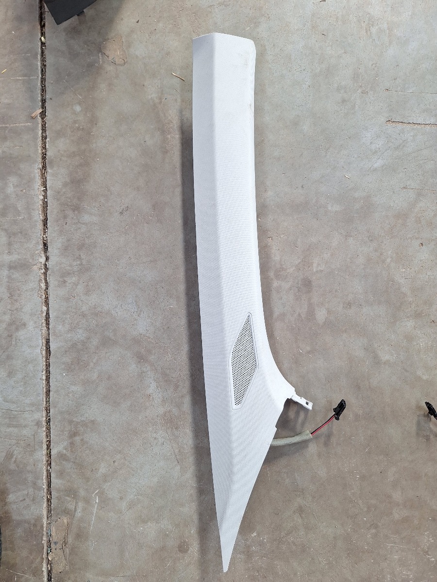 POLO MK 8/9 RIGHT A PILLAR TRIM