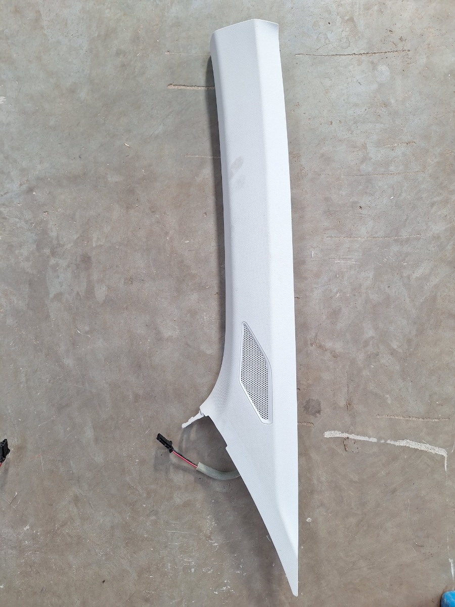POLO MK 8/9 LEFT A PILLAR TRIM
