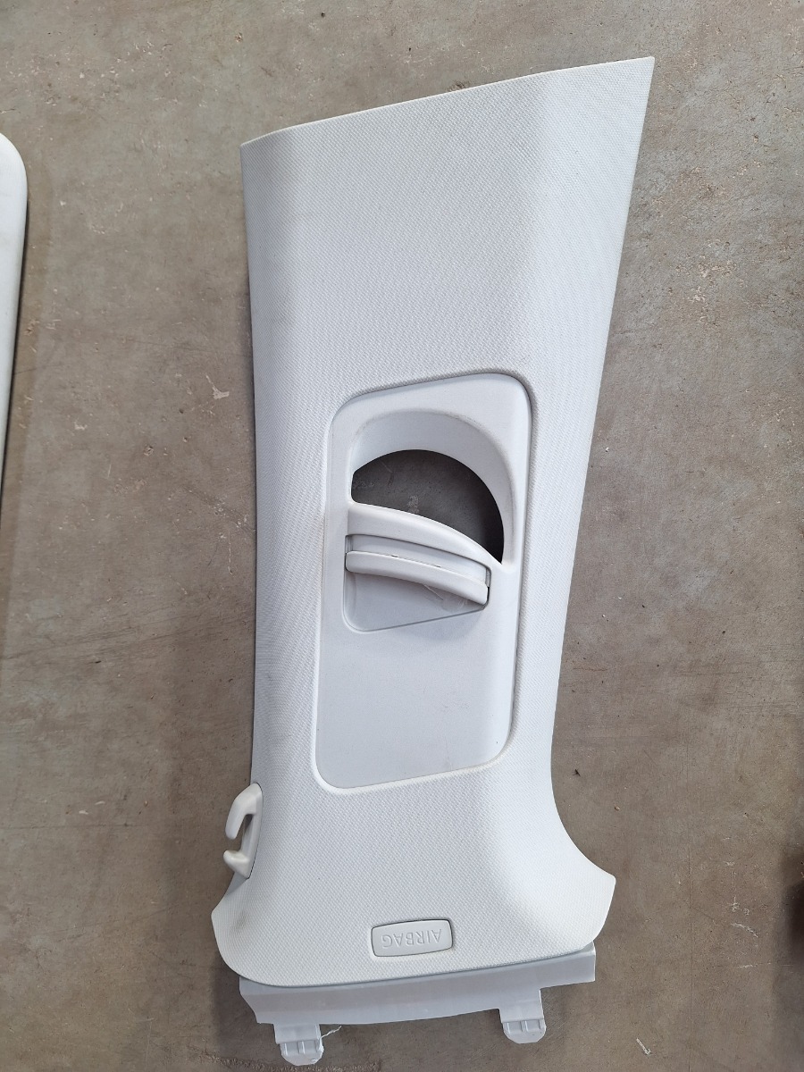 POLO MK 8/9 RIGHT B PILLAR TRIM