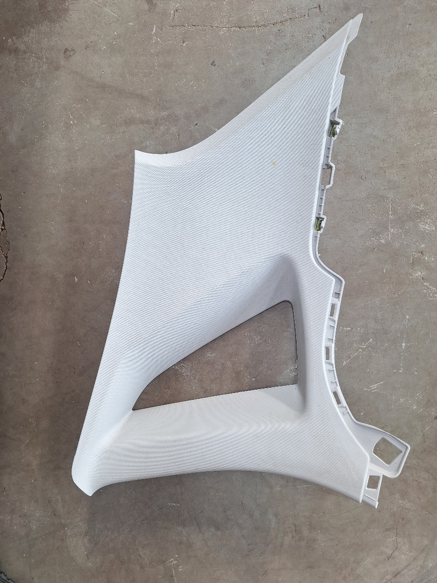 POLO  MK 8/9 RIGHT C PILLAR TRIM