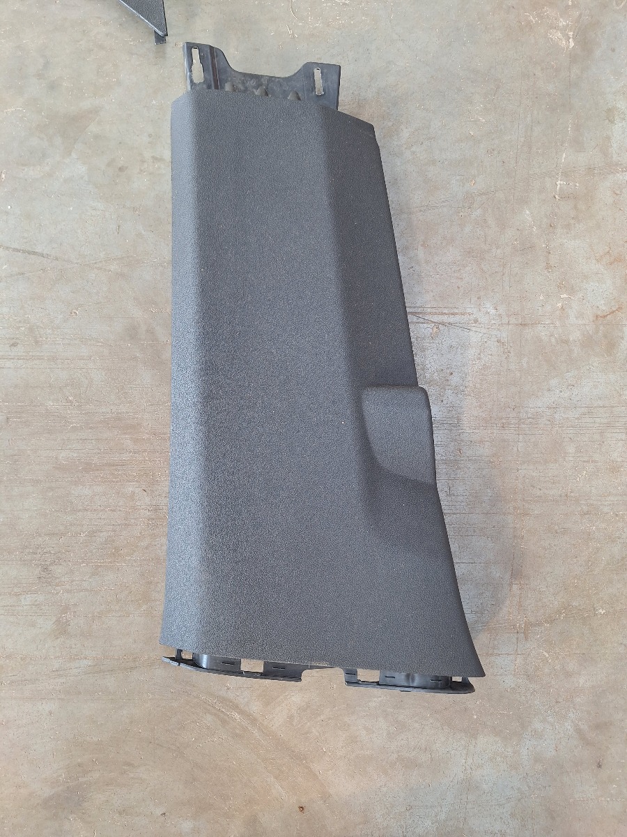 POLO MK 8/9 LEFT BOTTOM B PILLAR TRIM