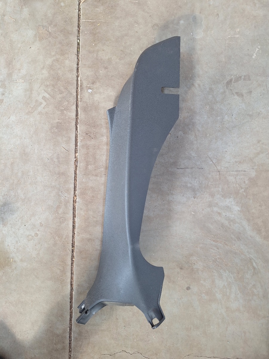 POLO MK 8/9 RIGHT BOTTOM B PILLAR TRIM