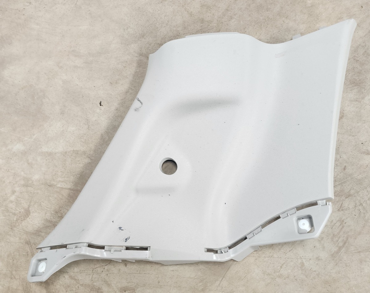 SWIFT LEFT REAR C-PILLAR TRIM