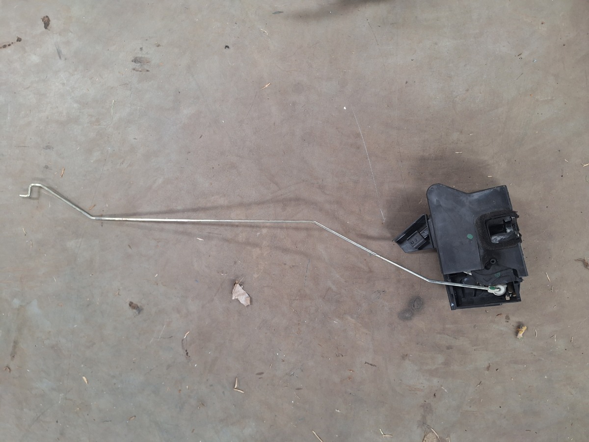 SANDERO II RIGHT FRFONT DOOR LOCK