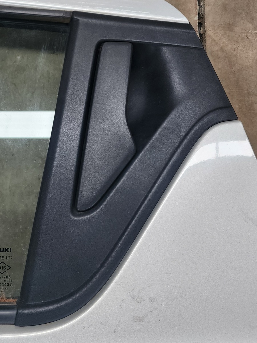 SWIFT LEFT REAR DOOR HANDLE