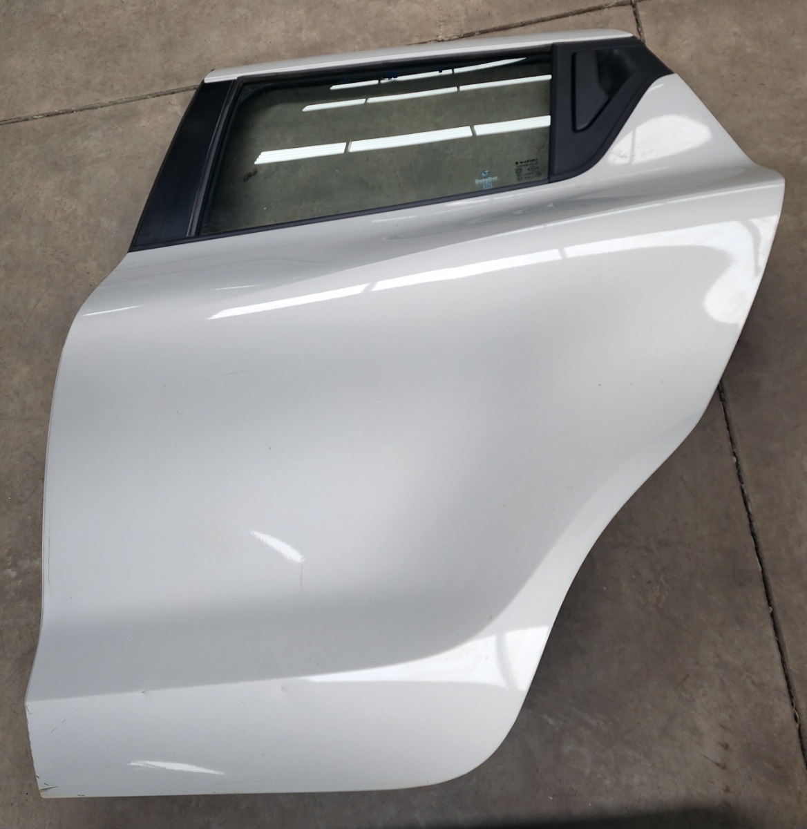 SWIFT LEFT REAR DOOR (SHELL)