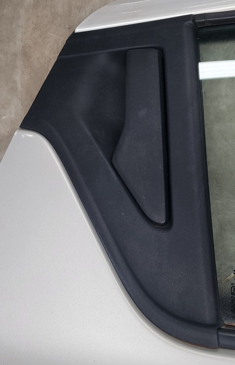 SWIFT RIGHT REAR DOOR HANDLE