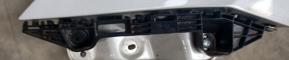 SWIFT LEFT FRONT BUMPER SLIDE