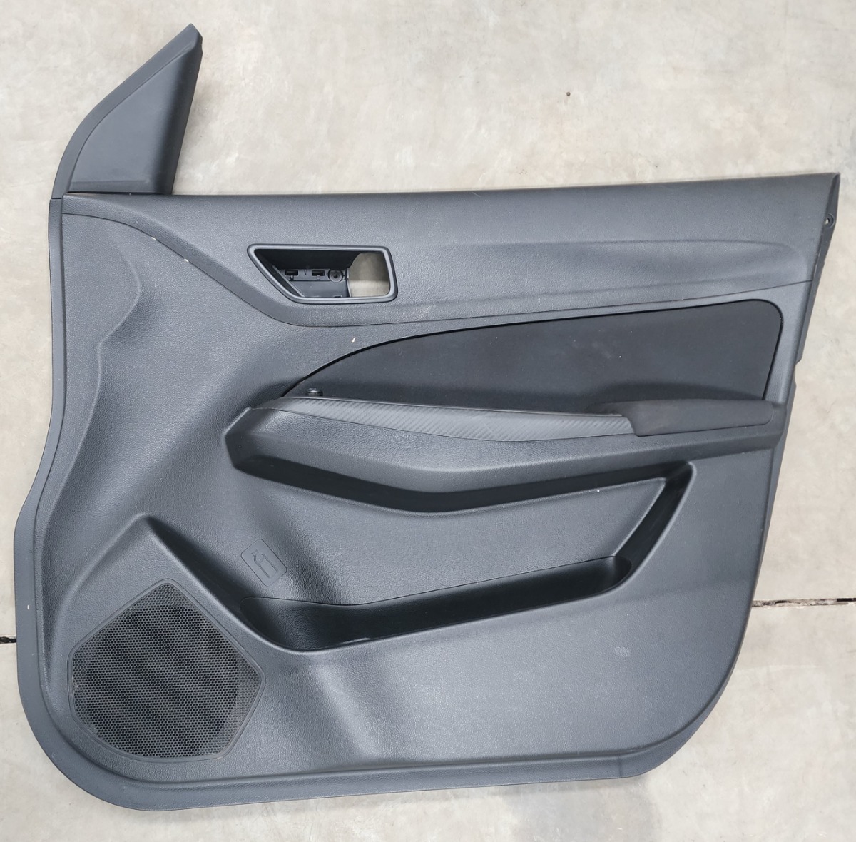SWIFT RIGHT FRONT DOOR PANEL