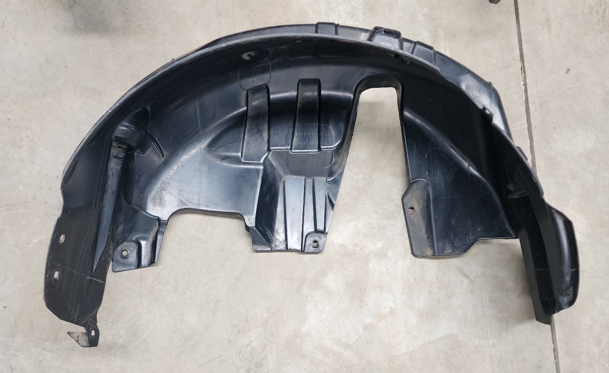 SWIFT LEFT REAR FENDER LINER