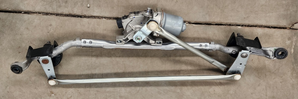 SWIFT WIPER MOTOR WITH LINKS