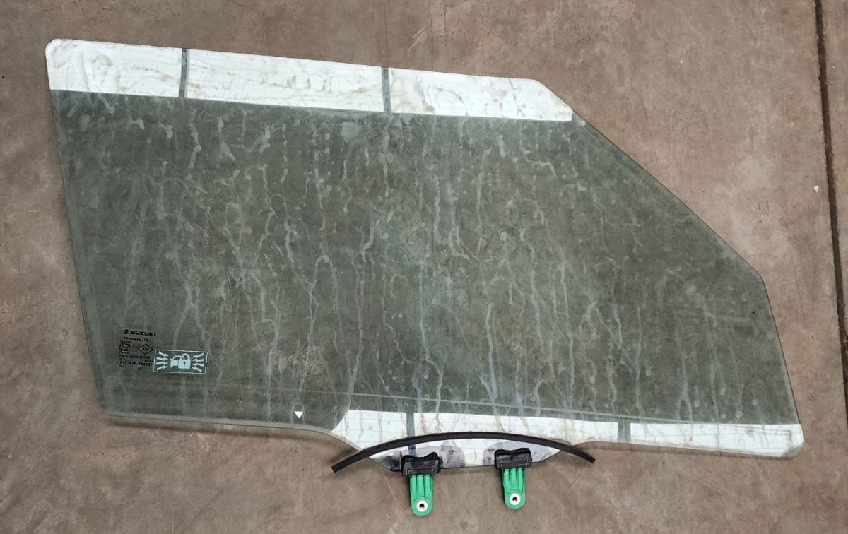 SWIFT RIGHT FRONT DOOR GLASS