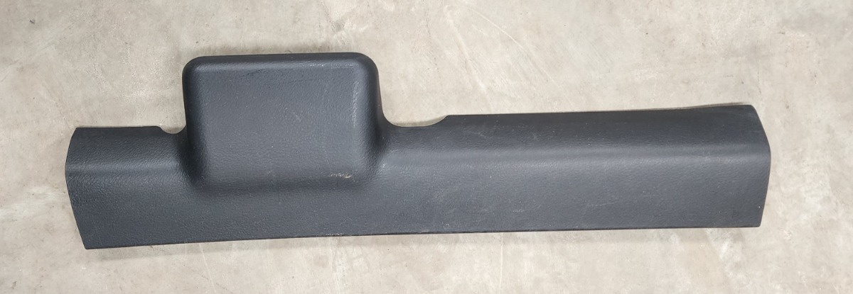 SWIFT RIGHT FRONT DOOR SCUFF