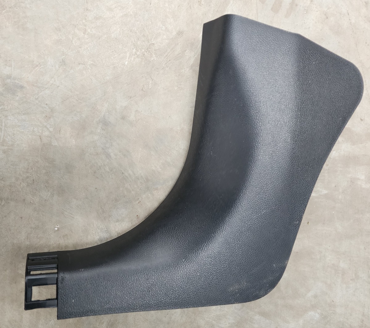 SWIFT LEFT LOWER A-PILLAR TRIM