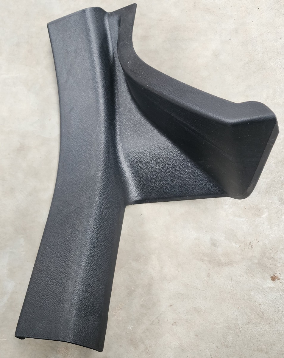 SWIFT RIGHT REAR DOOR SCUFF