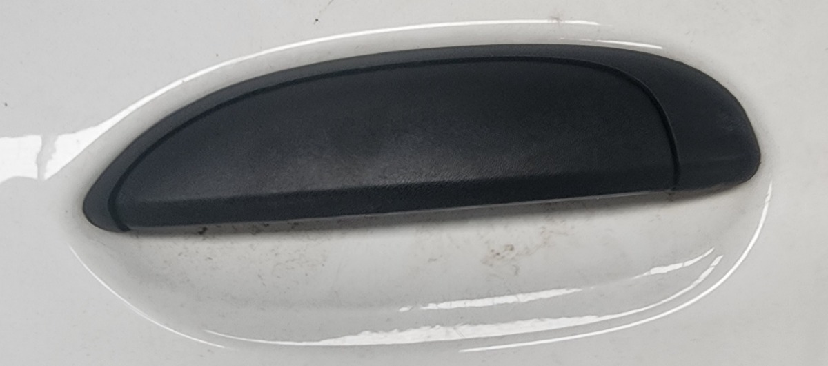 NP200 LEFT OUTER DOOR HANDLE
