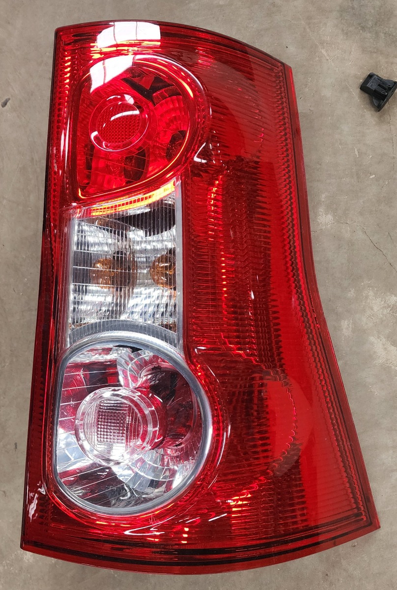 NP200 RIGHT TAIL LIGHT