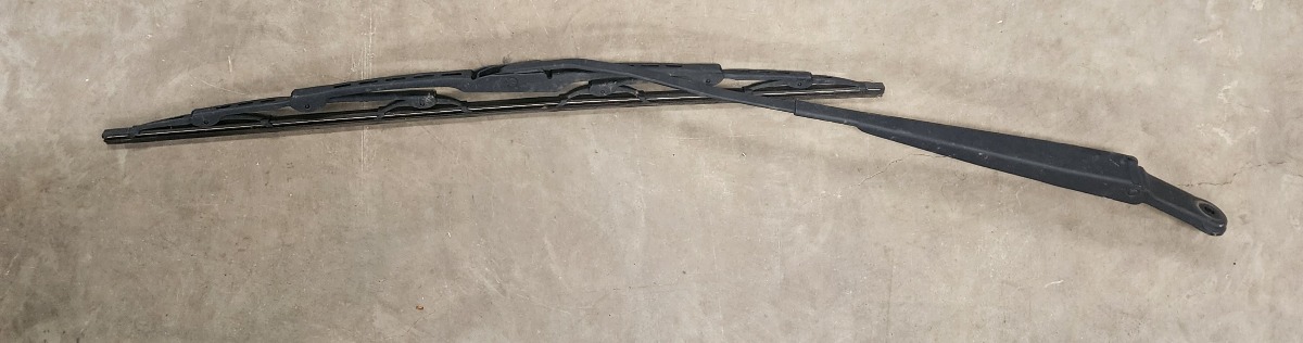 NP200 Wiper Arm Left Front