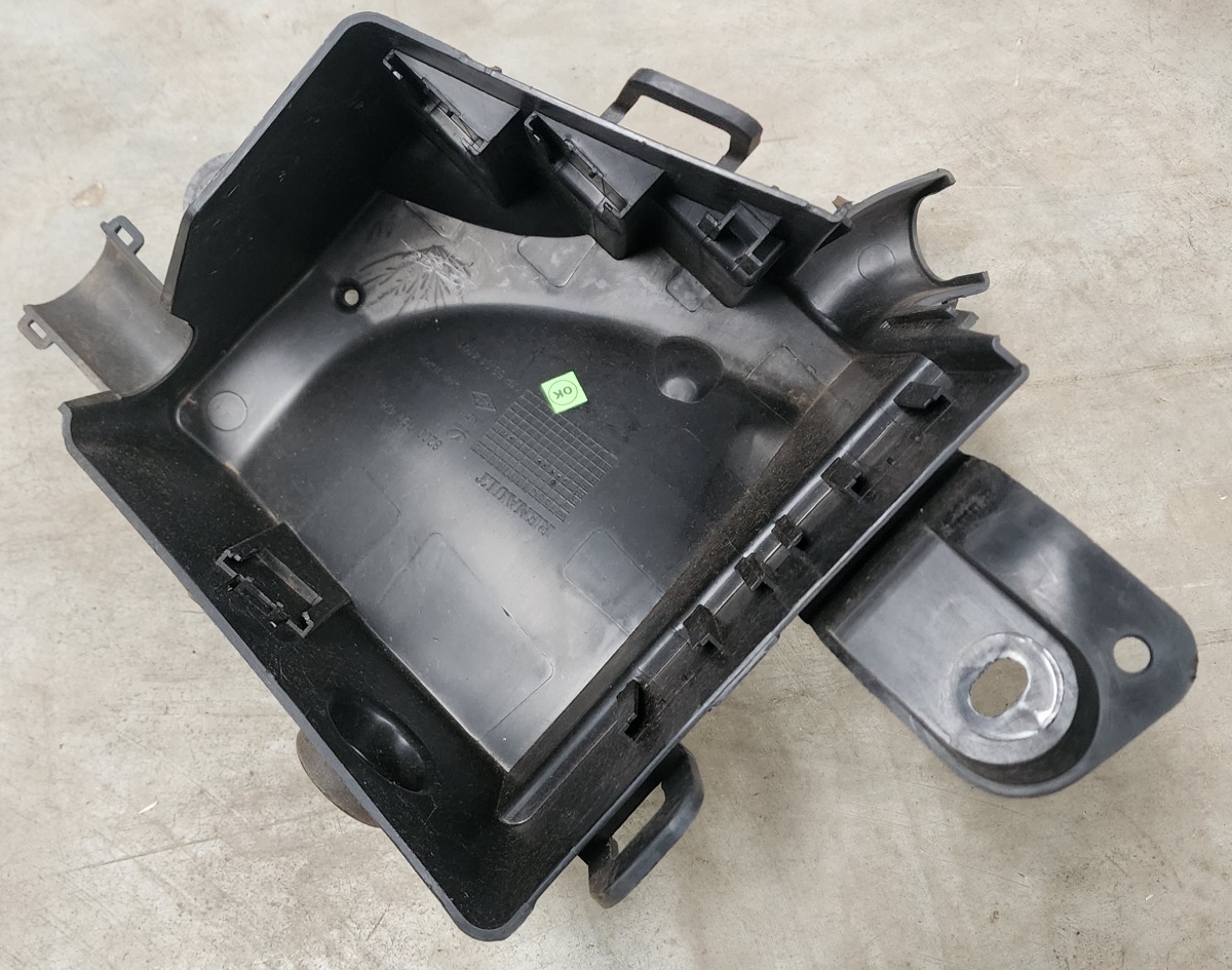 NP200 LOWER FUSE BOX COVER