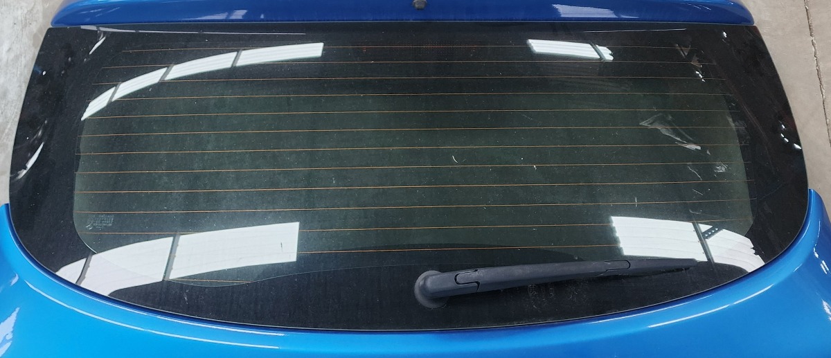 Sandero II Tailgate Glass