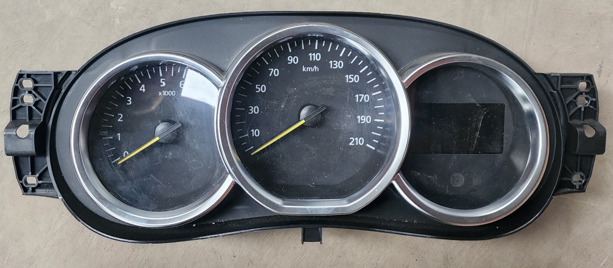 SANDERO II INSTRUMENT CLUSTER