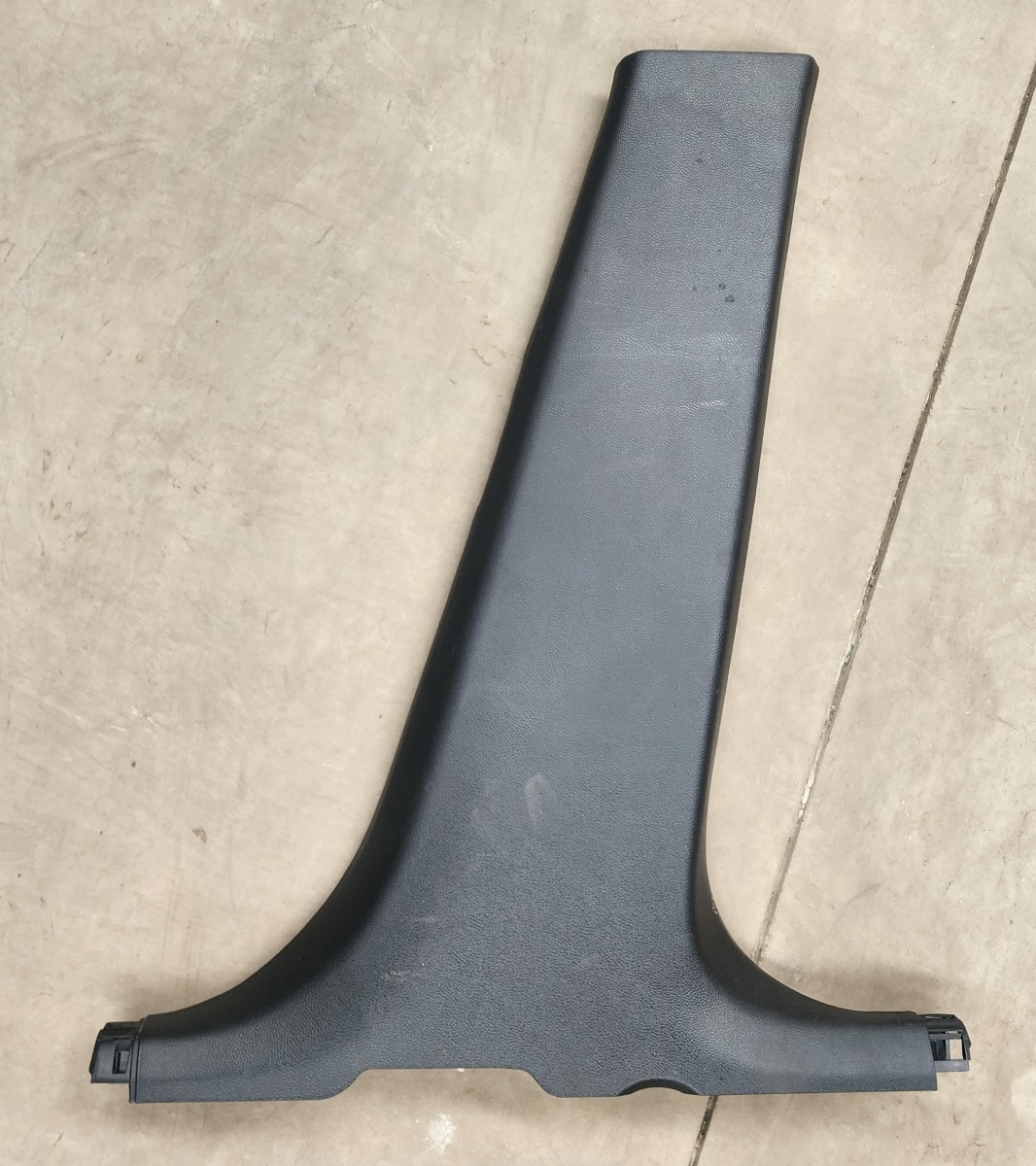Swift Right B-Pillar Trim