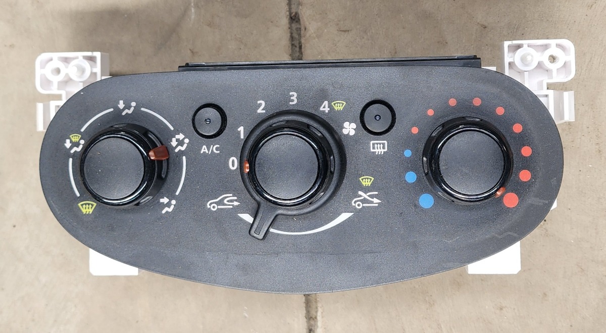 SANDERO II HEATER CONTROL