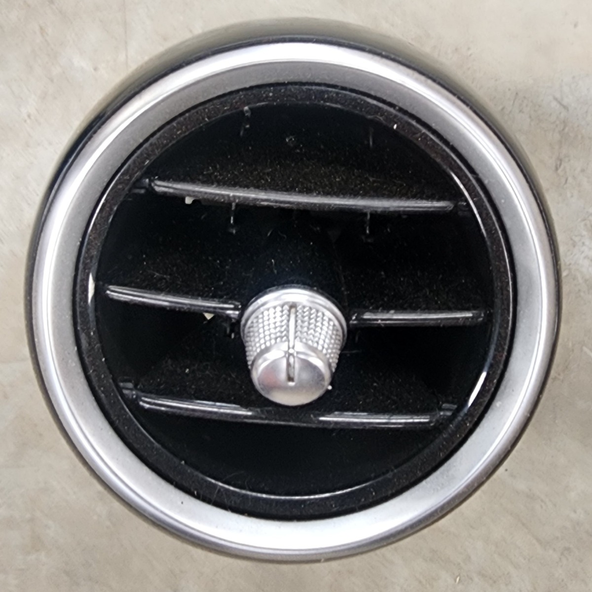 W205 DASH AIR VENT