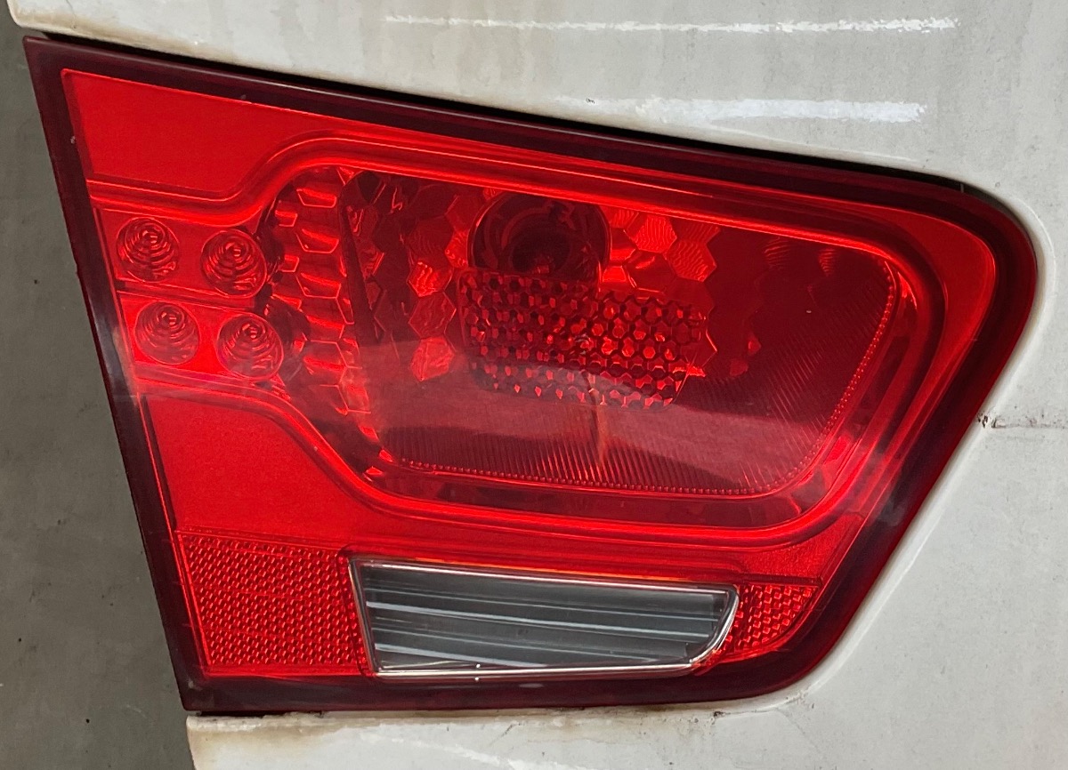 CERATO LEFT INNER TAIL LIGHT