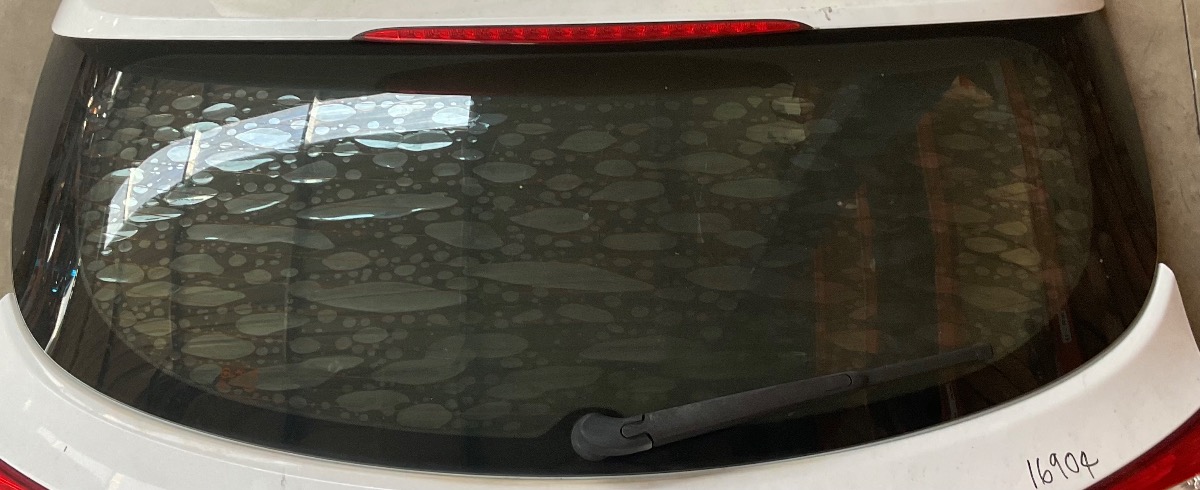 I30 TAILGATE GLASS
