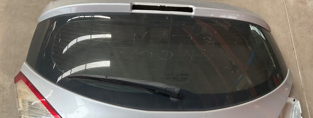 MEGANE III 4 DOOR TAILGATE GLASS