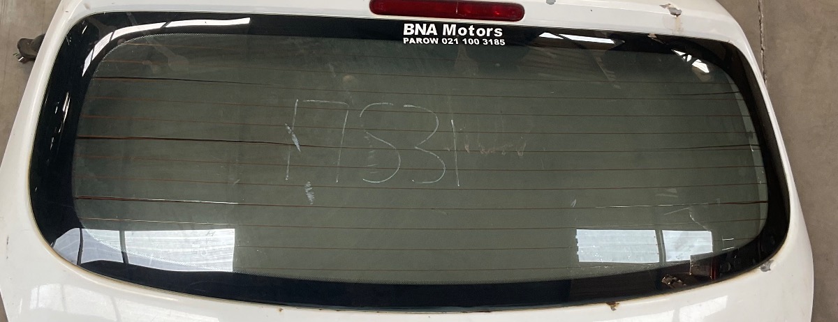 I20 TAILGATE GLASS