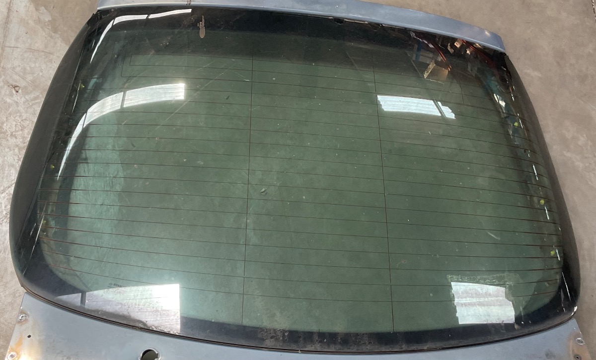 LAGUNA TAILGATE GLASS
