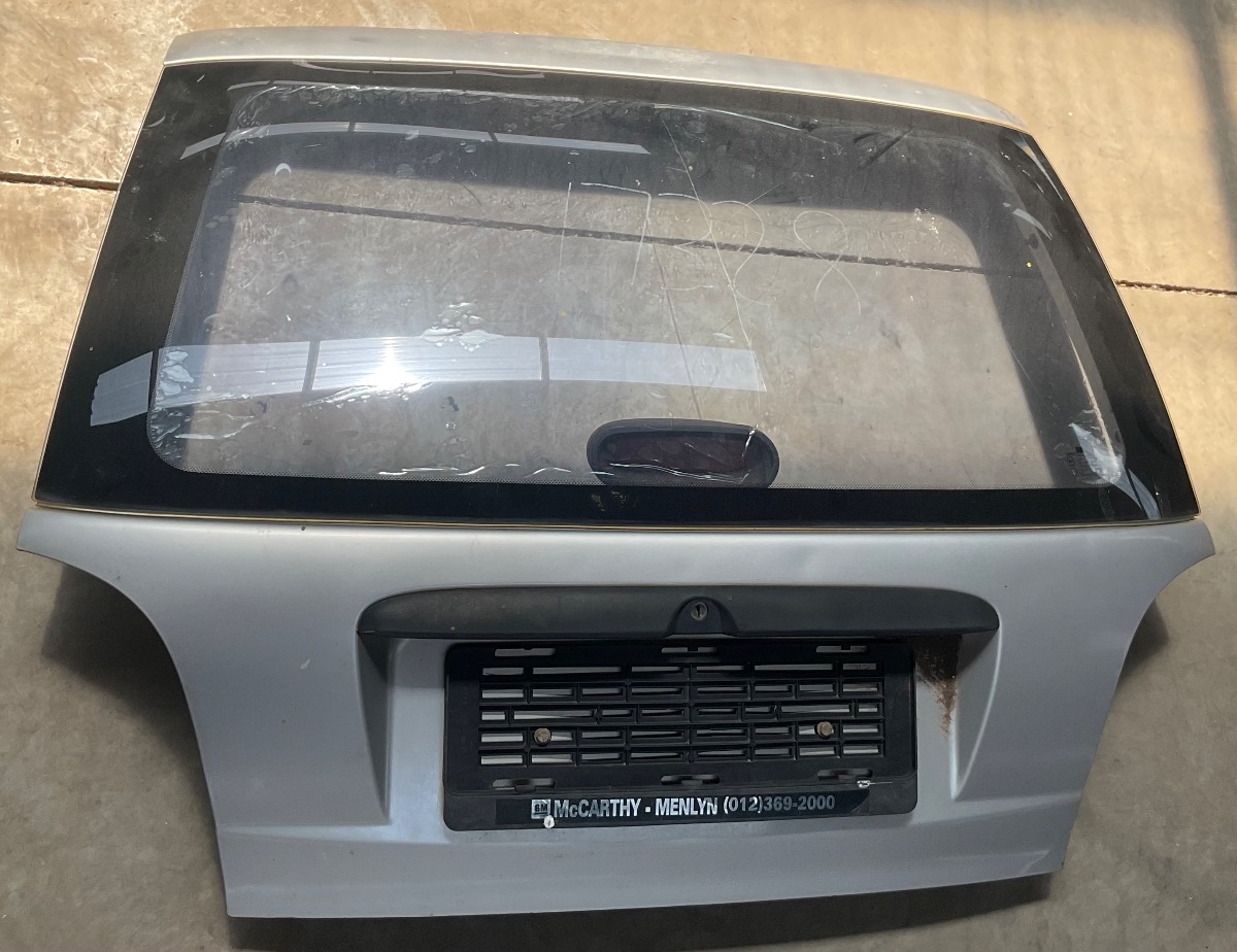 SPARK TAILGATE SHELL