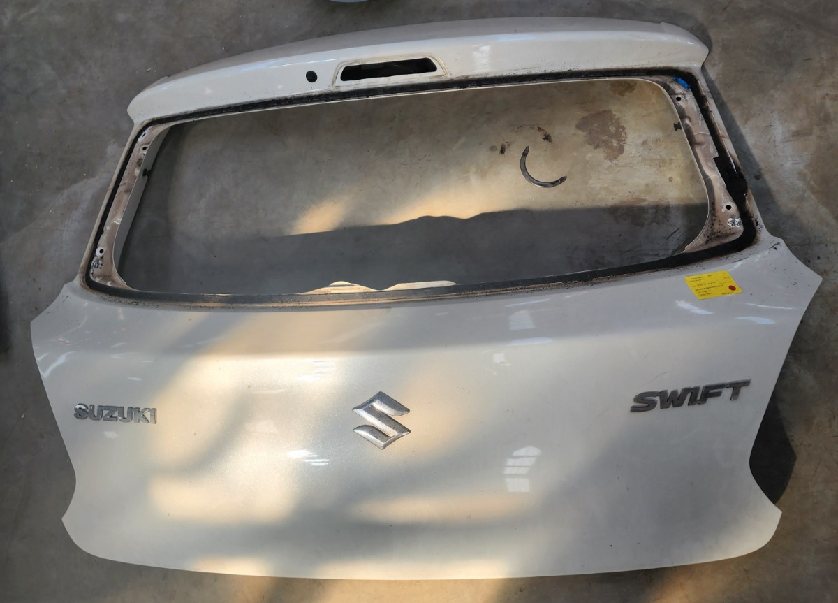 SWIFT TAILGATE SHELL